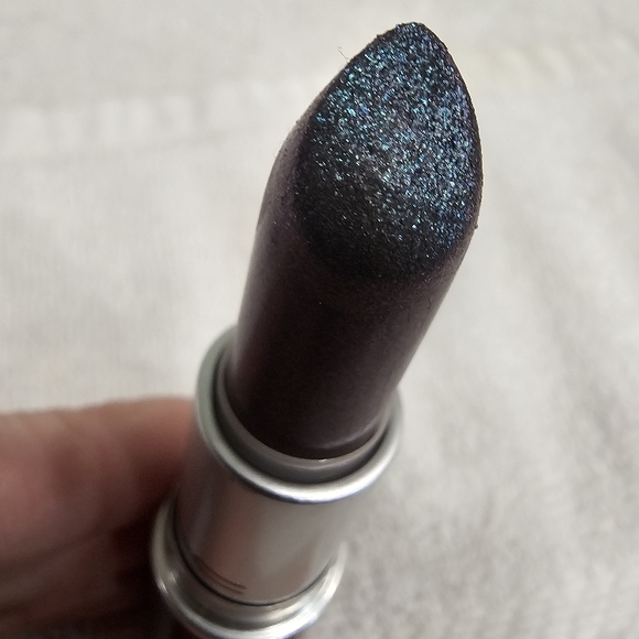 MAC Cosmetics On and On Lipstick - Picture 3 of 4